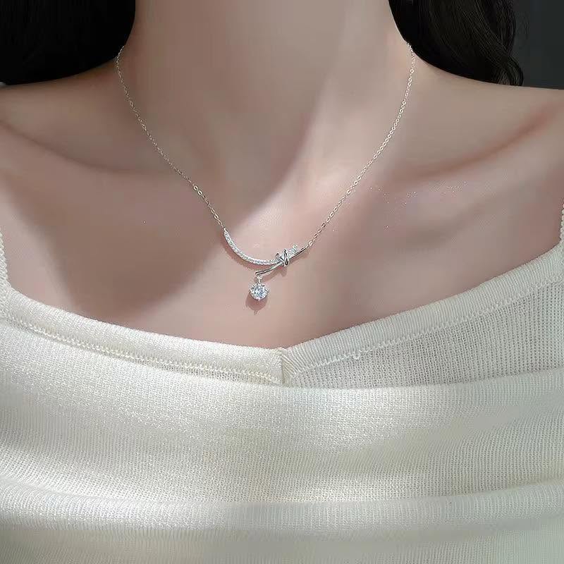 Fine Jewelry 925 Sterling Silver 1CT D Color Moissanite Necklace with Cute Bowknot Pendant