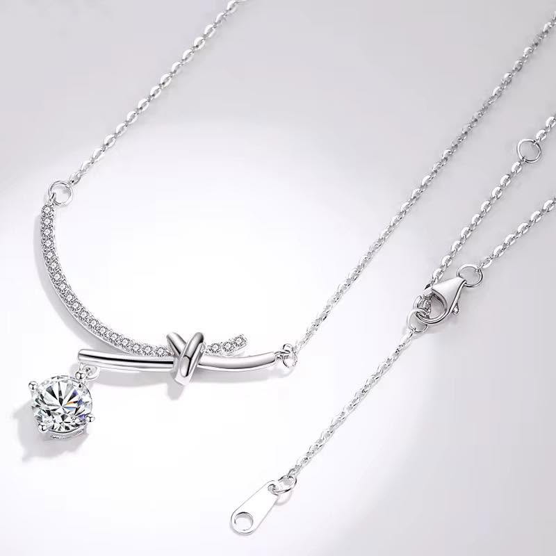Fine Jewelry 925 Sterling Silver 1CT D Color Moissanite Necklace with Cute Bowknot Pendant