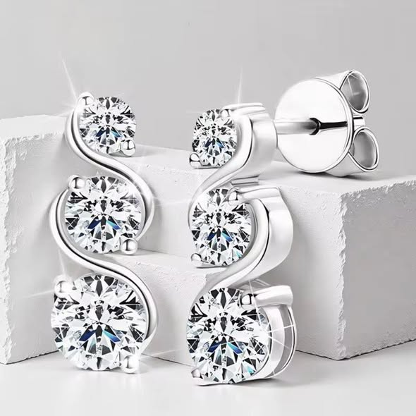 Twisted Infinity Shape 925 Sterling Silver 5mm/4mm/3mm 1.8ct D VVS1 Moissanite Earrings