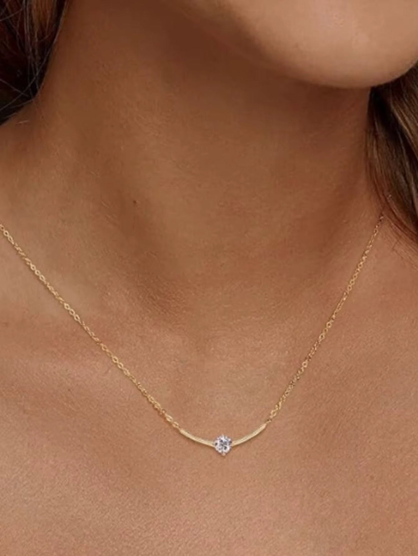 Silver 925 D VVS1 Moissanite Curved Pendant Elegant Necklace